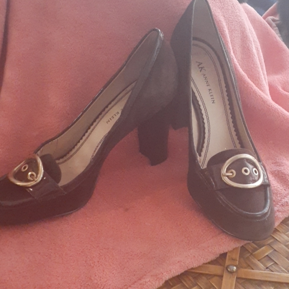 Anne klein pumps
